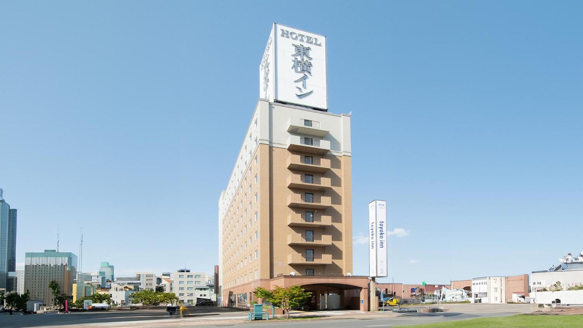 Toyoko Inn Hokkaido Asahikawa Ekimae Ichijo Dori Esterno foto